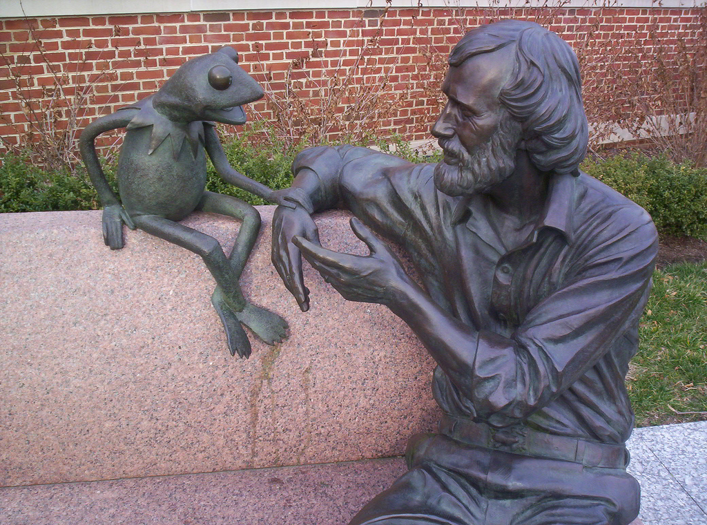 Jim-Henson-Statue-UMD.jpg